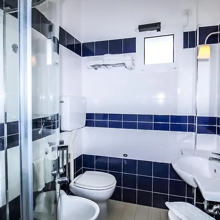 Duca Di Kent 3* צ'סנטיקו